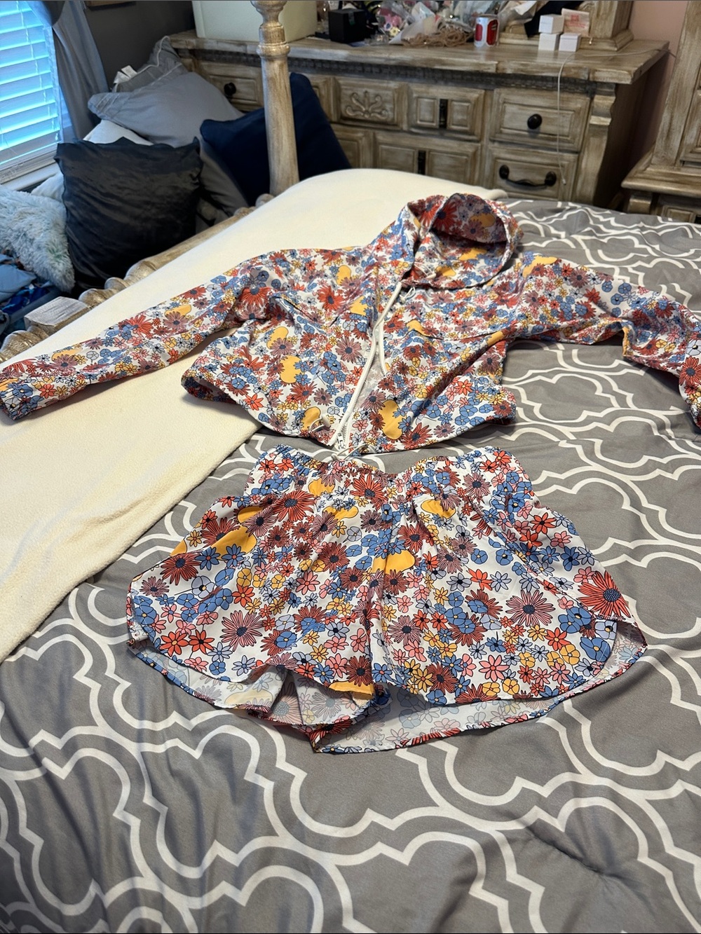 Floral Print Lightweight Women's rain Jacket & Shorts Set - Multicolor